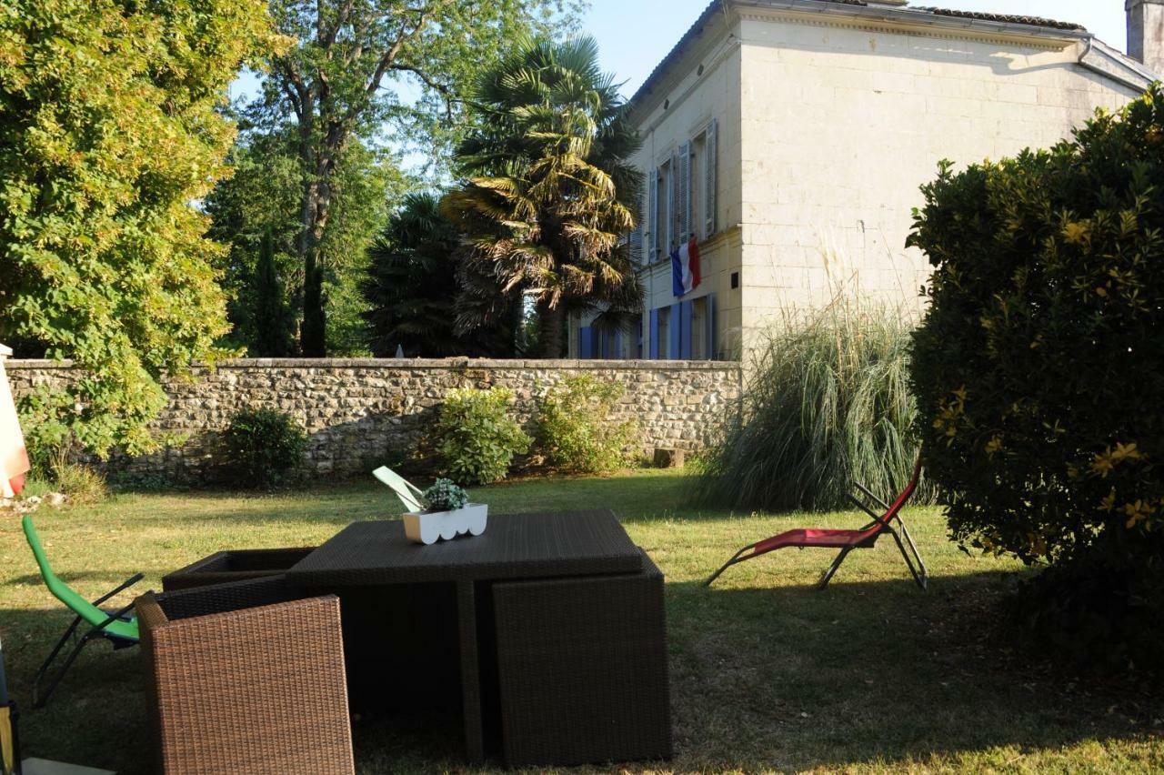 Allas-Bocage Les Demeures De La Laigne Bed & Breakfast エクステリア 写真