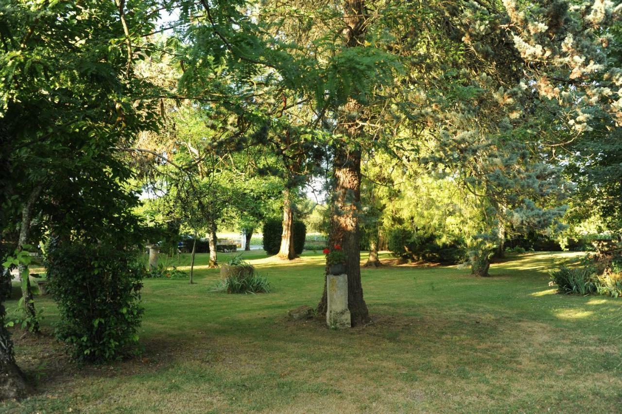 Allas-Bocage Les Demeures De La Laigne Bed & Breakfast エクステリア 写真